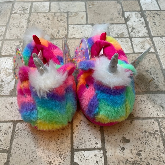 NWOT Wonder Nation Toddler Size 5-6 Rainbow Unicorn Slippers - Picture 2 of 5